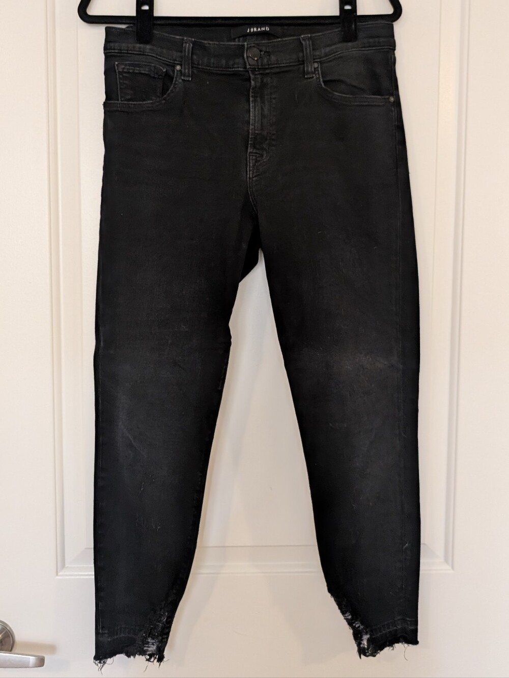 EUC J Brand Skinny Cropped Jeans in Magnetize Destruct Wash - Sz 31